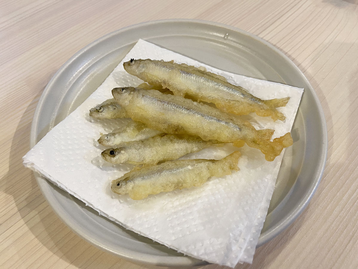 釣ってきたワカサギは天ぷらに