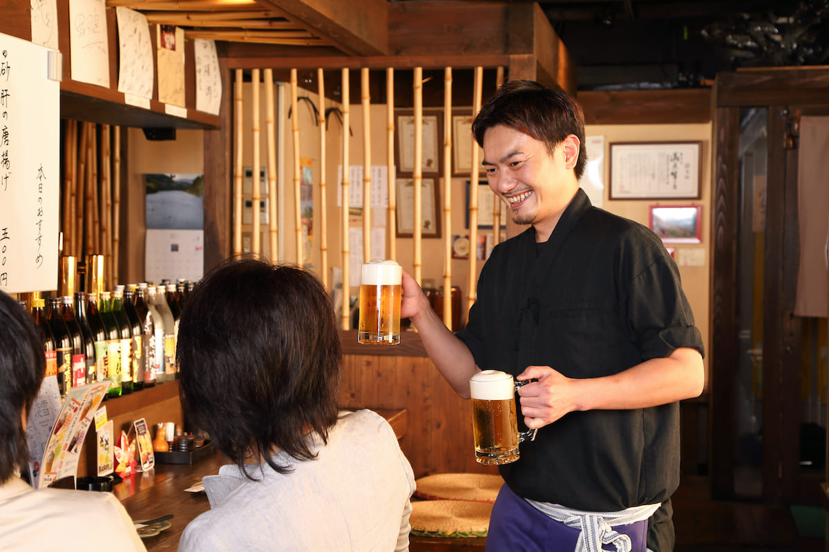 居酒屋の店員