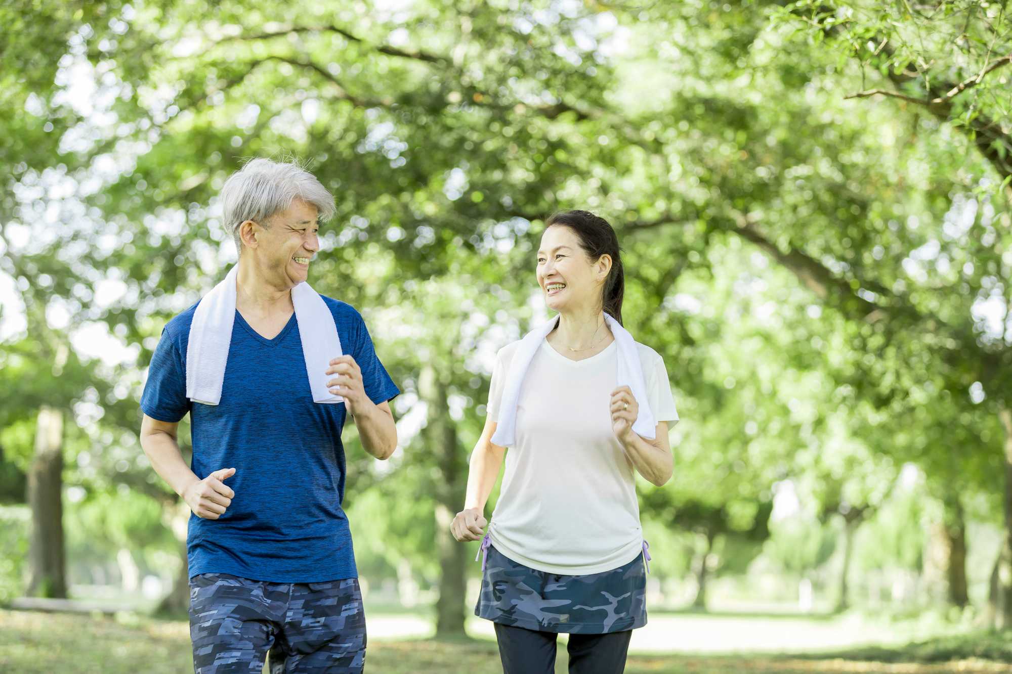 認知症はトレーニングで予防。今日から始める運動習慣で認知症のリスクを軽減しよう