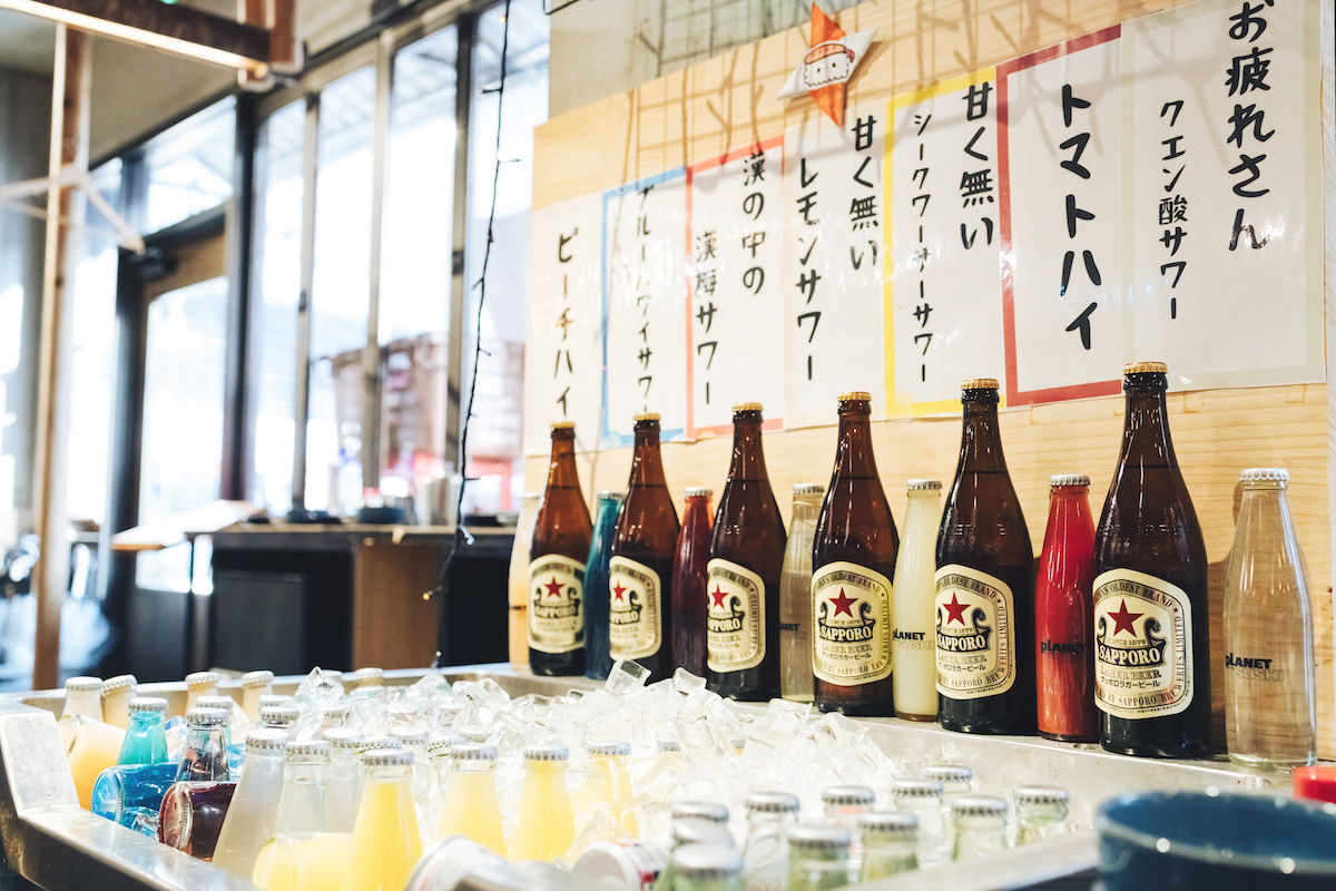 お客さんのために、割りものは常に氷でキンキンに冷やされている