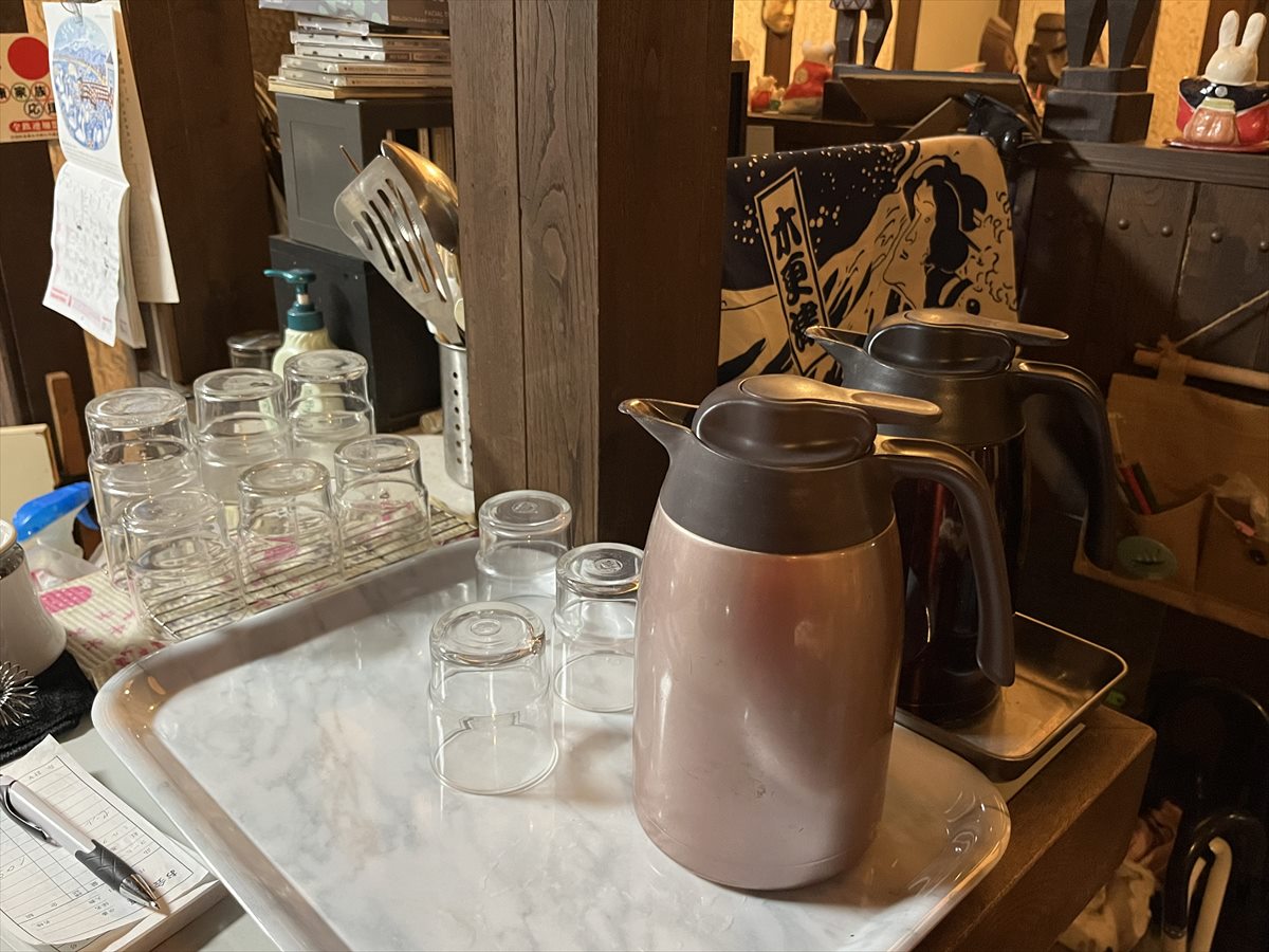 大石さん曰く「このポットの保温性が高くて、氷も閉店まで溶けないんです」とのこと