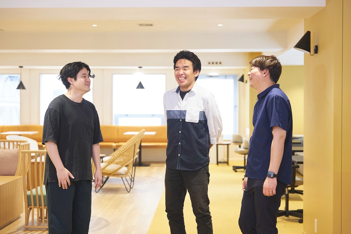 出演者談笑カット