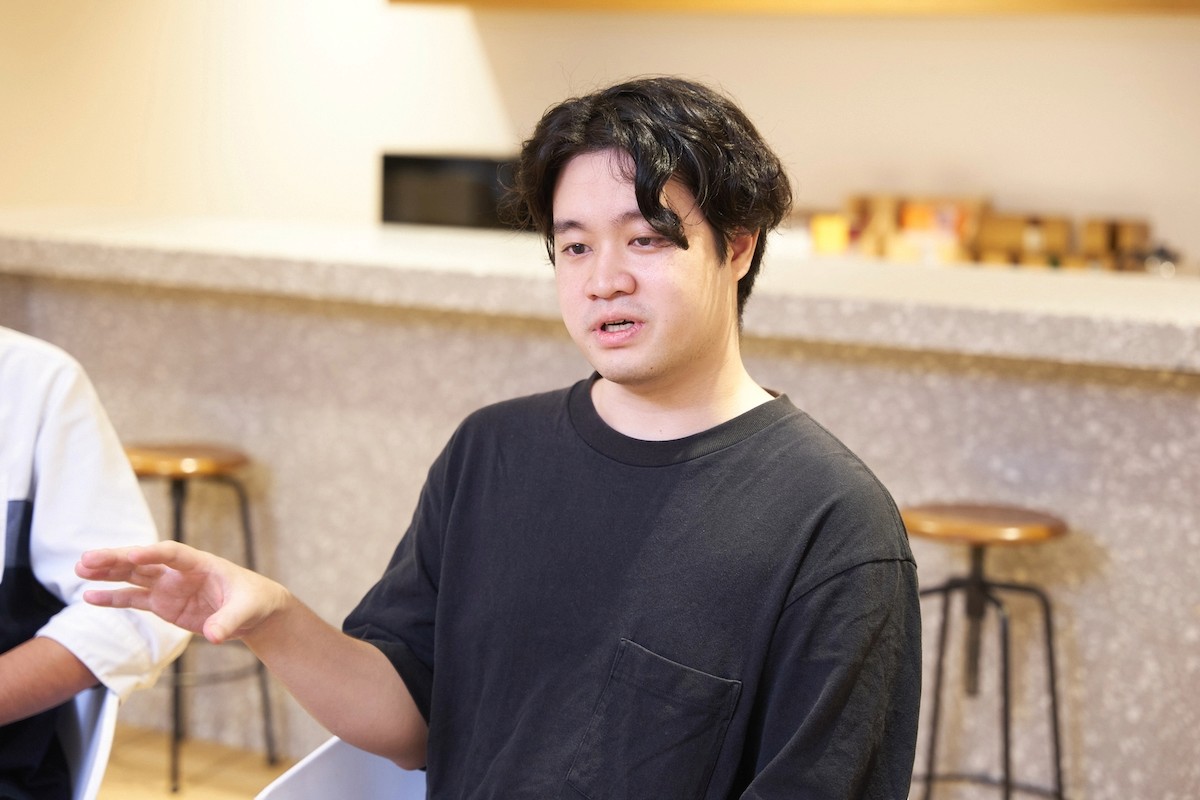 阿部さんインタビューカット