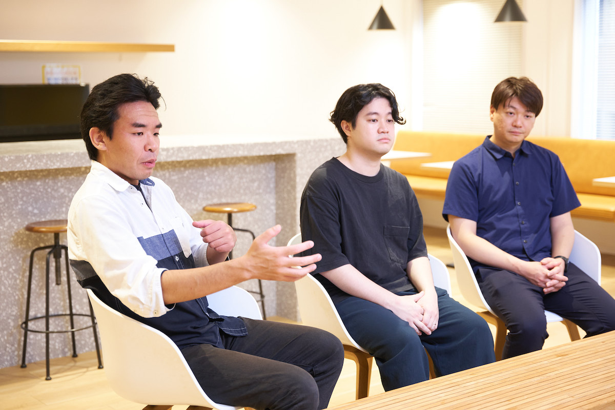 遠峯さんインタビューカット