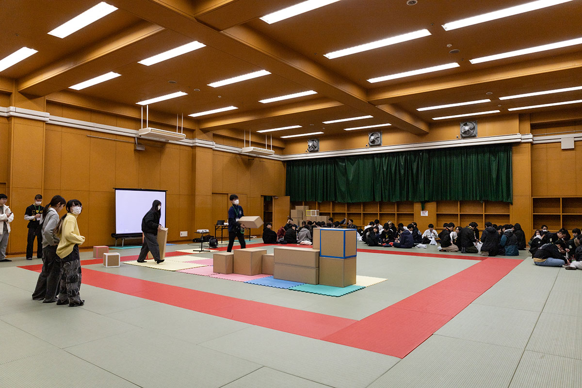 横向きに並べている&hellip;&hellip;？