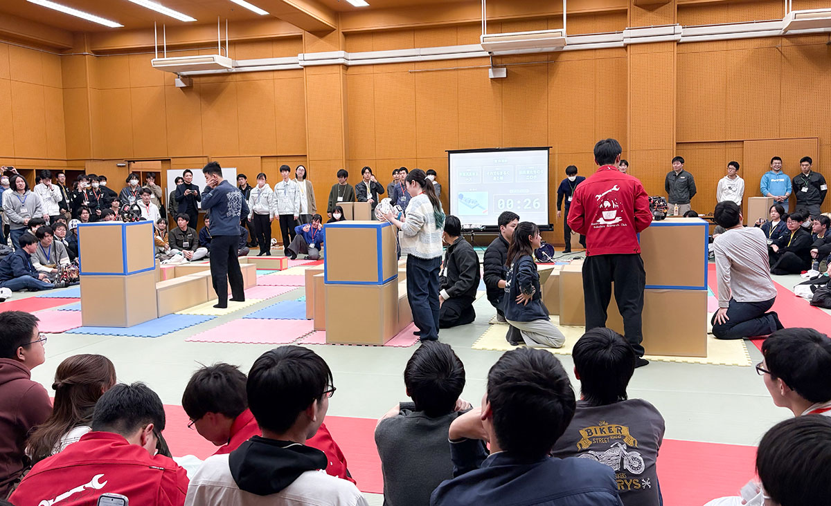 自由落下ありきのタフなゲームに会場が盛り上がる