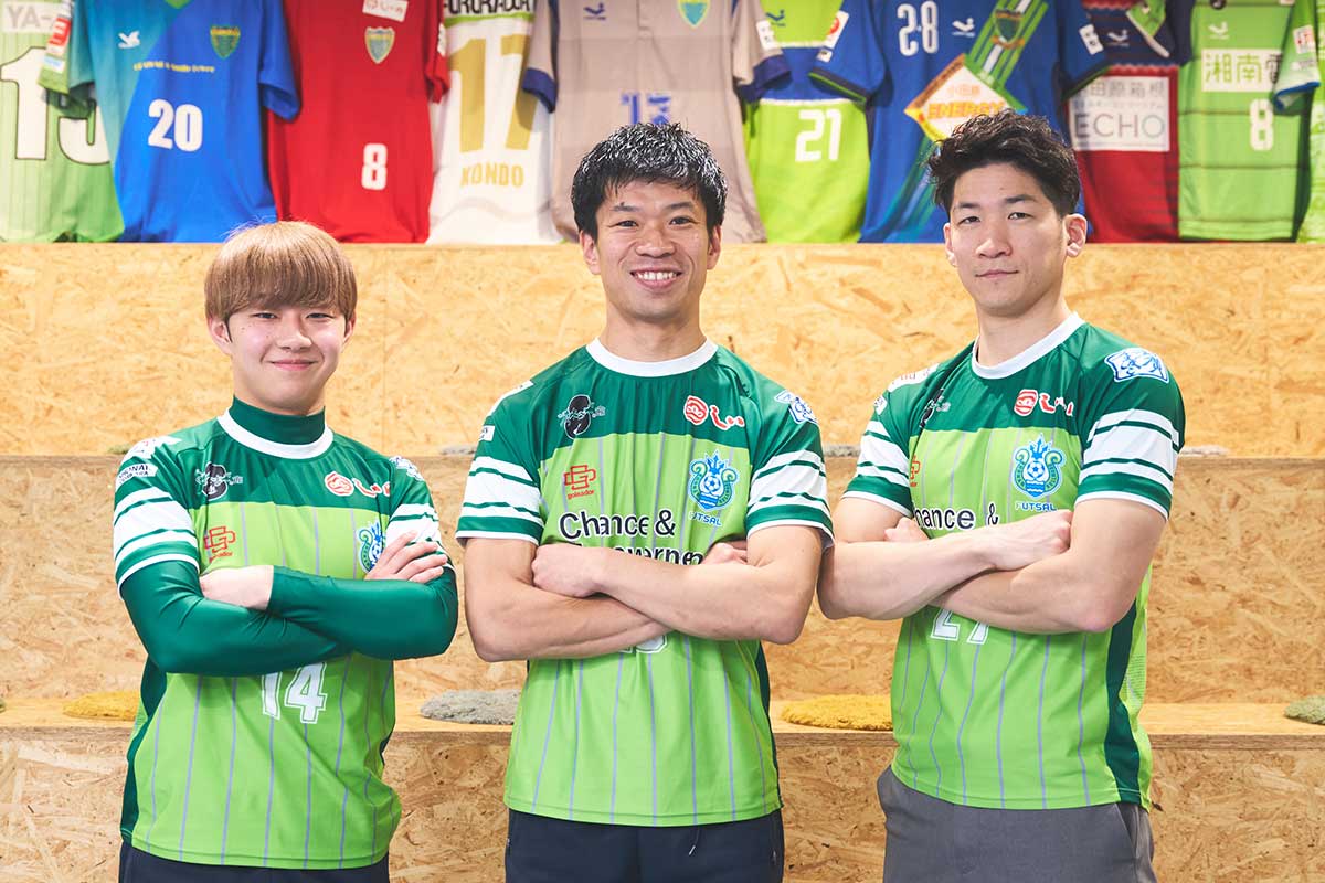 湘南ベルマーレフットサルクラブの3選手がフォーネスビジュアスを体験