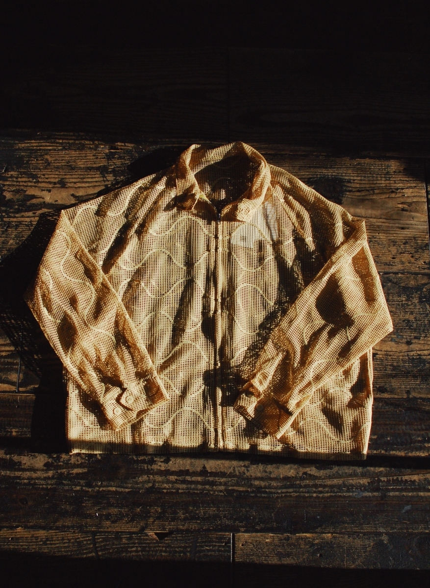 トップス UNUSED Gourd pattern mesh dog ear jacket 春に効くメッシュレイヤード。UNUSEDのドッグイヤージャケットに