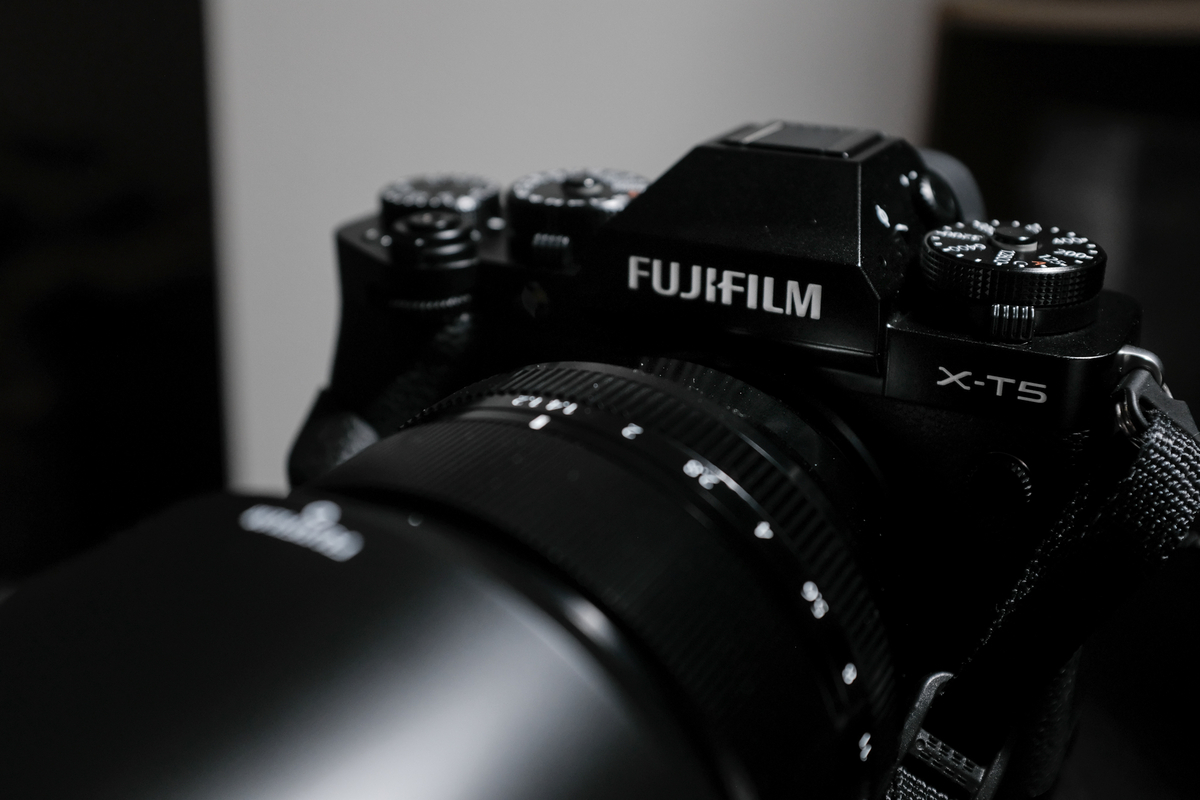 FUJIFILM X-T5がやってきた！ - ごみと青い岩