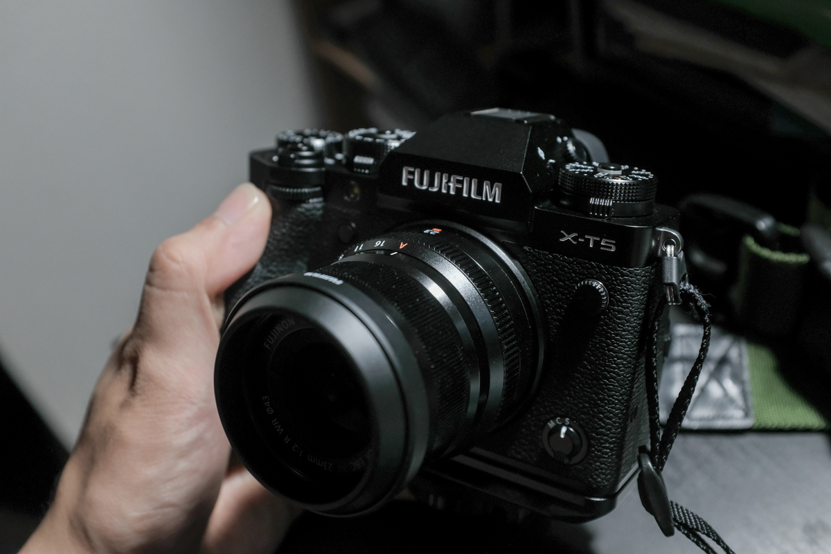 デジタルカメラ Fujifilm X-T5 +XF23mmF2 R WR FUJIFILM X-T5がやってきた！ - ごみと青い岩
