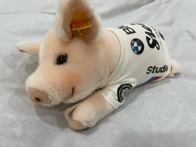 BMW Studie x Steiffの可愛い子豚ちゃん？ - blue deco design lab