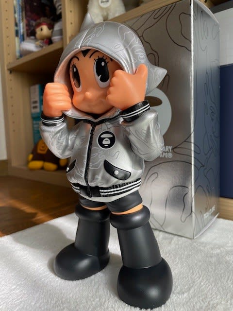 A BATHING APE x 鉄腕アトムの見事なコラボフィギュア！ - blue deco