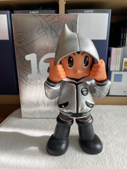 A BATHING APE x 鉄腕アトムの見事なコラボフィギュア！ - blue deco