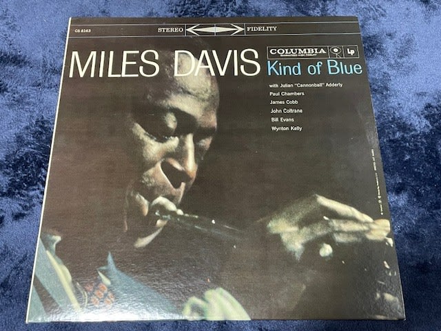 モダンジャズの名盤！マイルス・デイヴィスの『Kind of Blue』 - blue