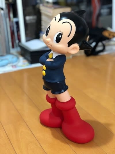 鉄腕アトムの学生服フィギュア！ - blue deco design lab