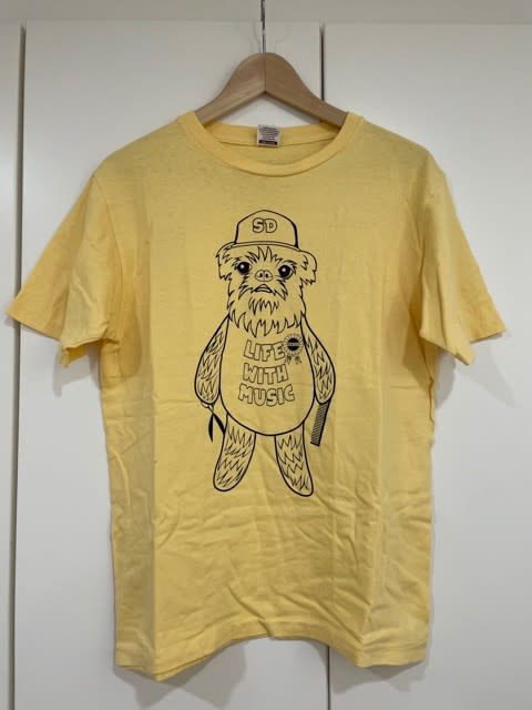スタカリの魅力的で可愛い“イエローTシャツ”をゲット！ - blue deco