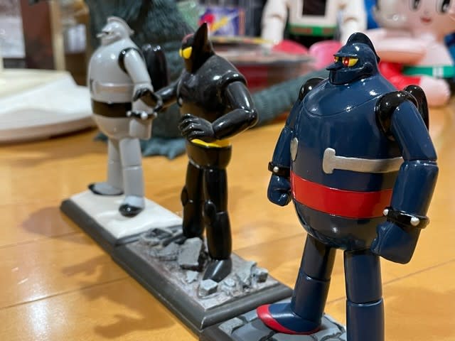 重量感のある“浪漫堂”の『鉄人28号』フィギュア！ - blue deco design lab