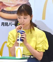 宮崎あおい、2025年秋のマック/月見バーガーCMイベントに登壇！ - blue