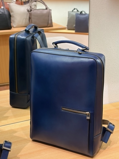 Motherhouse』の美しいブルーのバックパックをゲット！ - blue deco