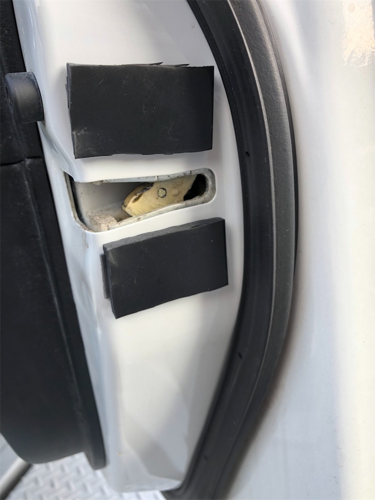 ドアスタビライザー を自作してみたら 古い車の乗り味が好転しました Bluesoyaji S Blog