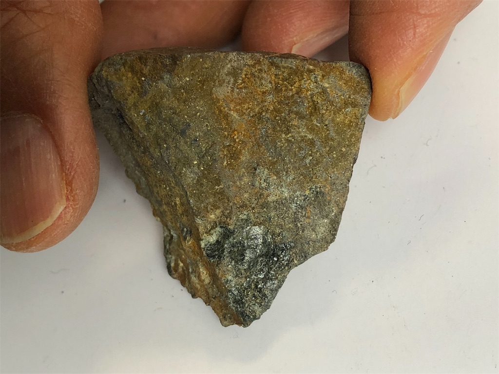 含銅硫化鉄鉱（縞状鉱）