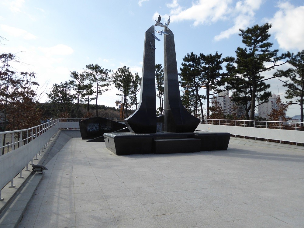 f:id:bluetears_osaka:20170106115244j:plain f:id:bluetears_osaka:20170106115244j:plain