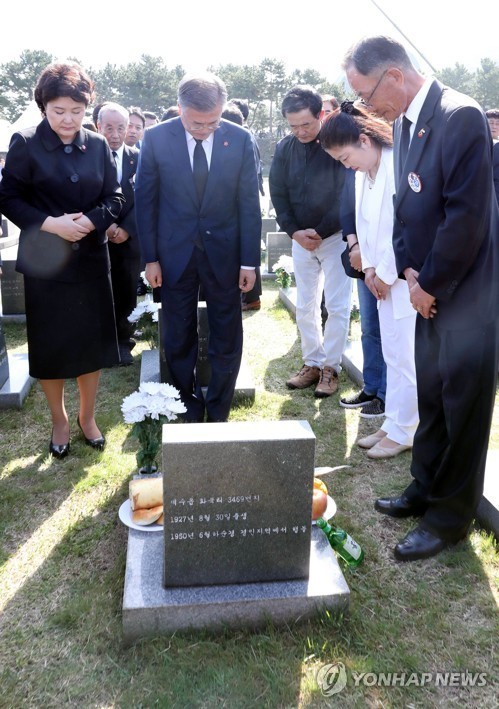 f:id:bluetears_osaka:20180406122432j:plain f:id:bluetears_osaka:20180406122432j:plain