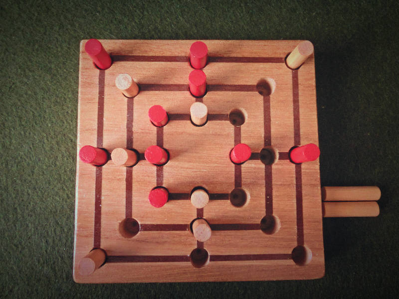 ボドゲ美術館レポ ナインメンズモリス Nine Men S Morris フルボッコゲームといえばコレです ぼーどげーむ美術館 ボドゲ美術館レポ ナインメンズモリス Nine Men S Morris フルボッコゲームといえばコレです ぼーどげーむ美術館