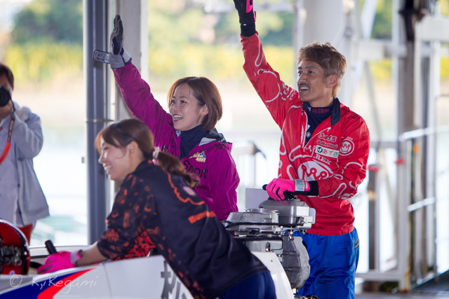 THEピット――智也、おめでとう！ - BOAT RACE ビッグレース現場レポート