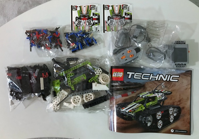 Amazon.com: LEGO Technic RC Tracked Racer 42065 Building Kit