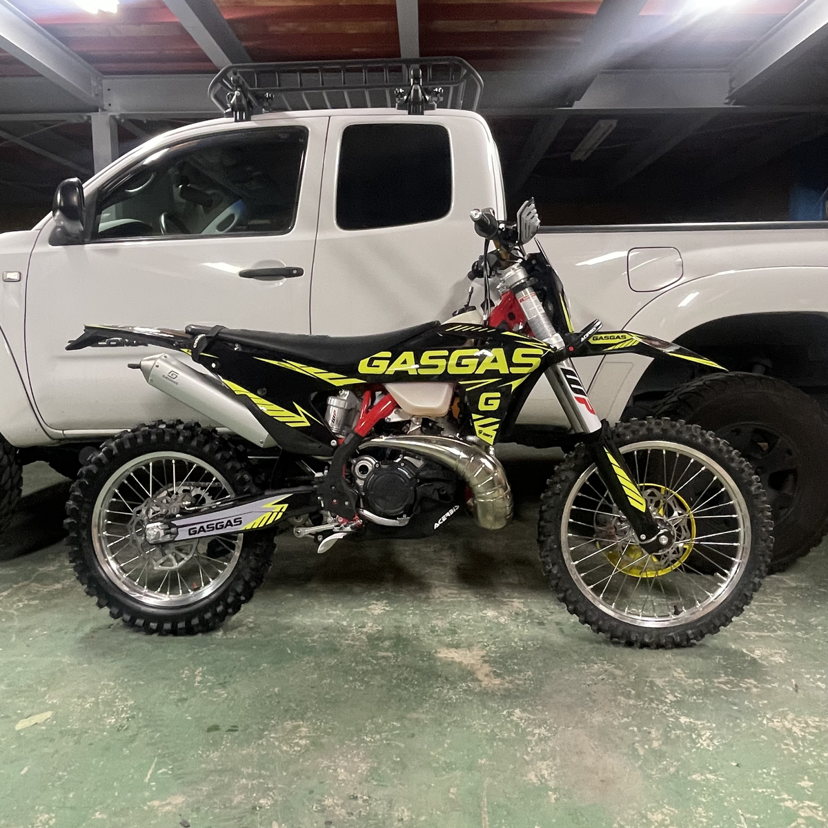GASGAS EC300 納車カスタム - 初心者オフローダーのブログ GASGAS EC300 納車カスタム - 初心者オフローダーのブログ