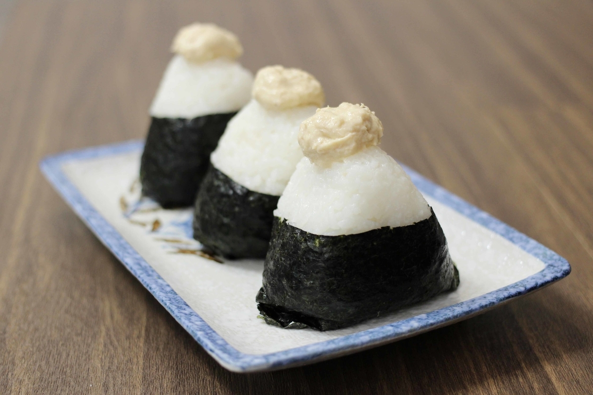 もっっちり食感が楽しい🌟ツナマヨチーズおにぎり - BOKUの簡単ンまい