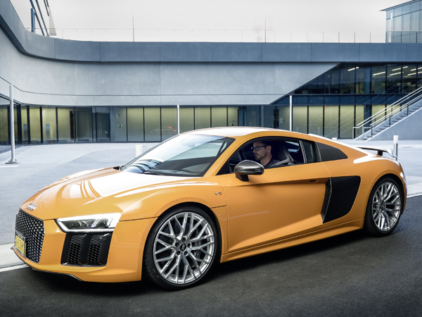 車と映画 Audi R8編 世界のスーパーカーを柔らかに語るブログ