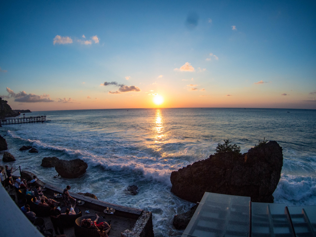 【写真】sunset of Bali Island - この広い銀河系の片隅で