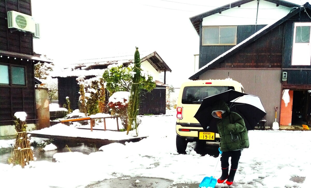 仕残した作業があるのに初雪が来た！ - 南魚沼 元純手打ちそば処「牧之