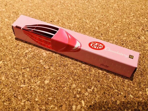 高級キットカットサブリムルビーのパッケージ