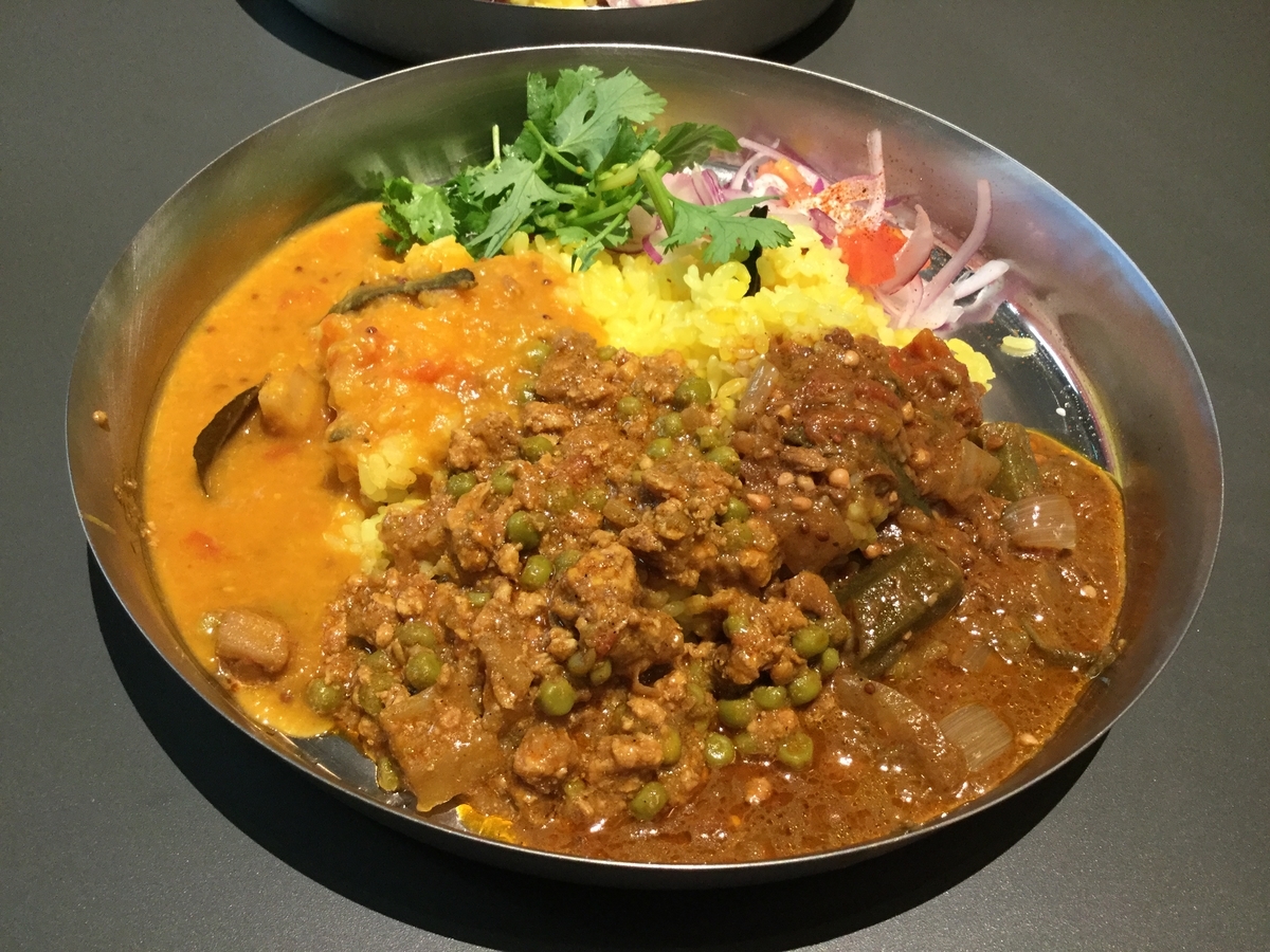 左からチキン・ムング豆・フィッシュ