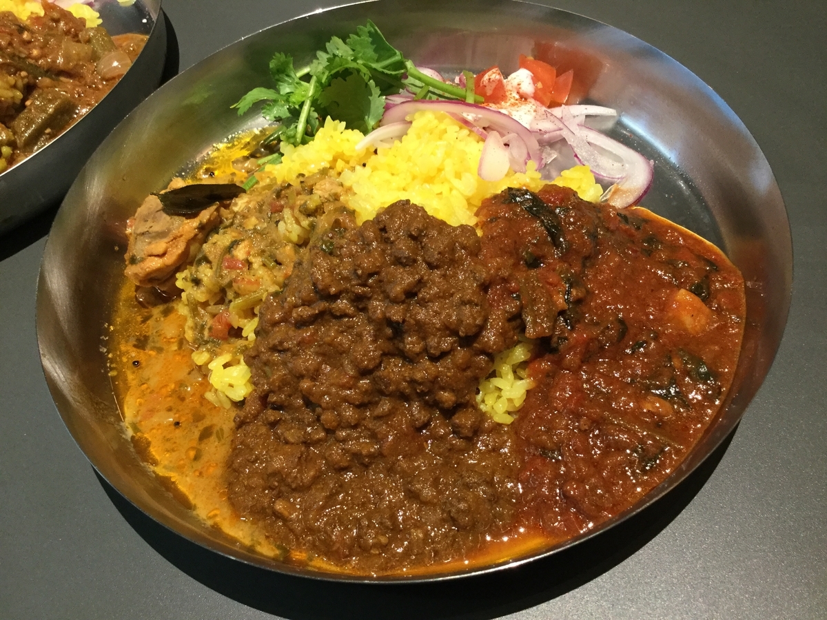 左から鶏ひき肉・牛ひき肉・ベーコン