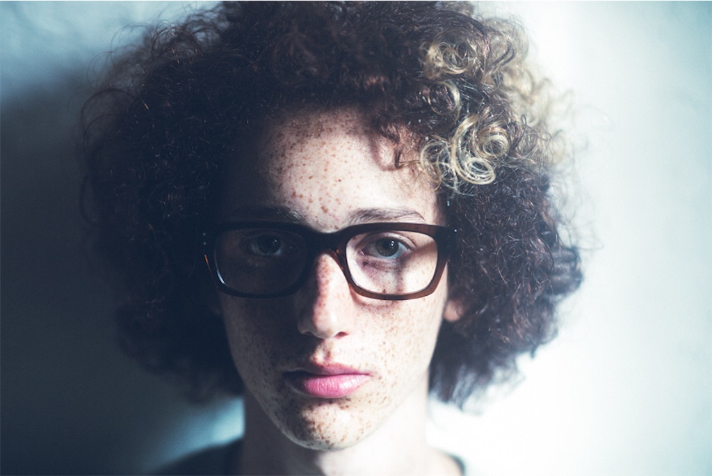 芸能人から安倍首相まで愛用 イエローズプラスを紐解く 評判と人気モデル解説 Megane Professor