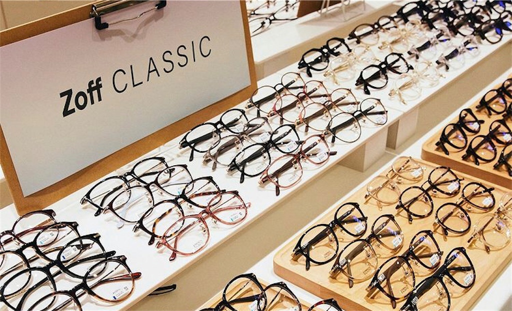 Jinsとzoffのブルーライトカットは違いがたくさん 気になる眼精疲労への効果は 眼鏡のプロが徹底解説 Megane Professor