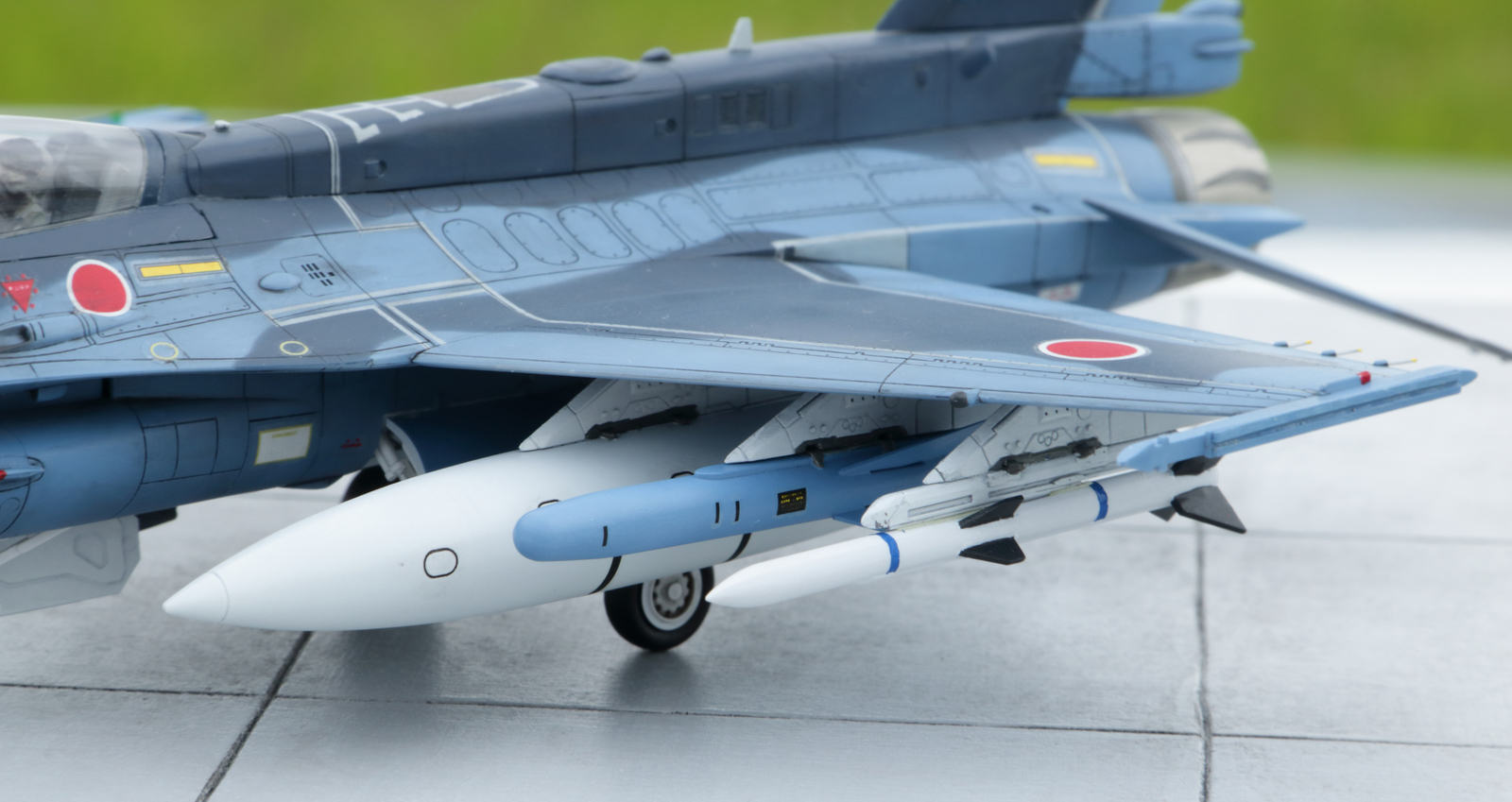 1/72 F-2B改 航空自衛隊 - 俺が思うに、例えばあの子は模型少女
