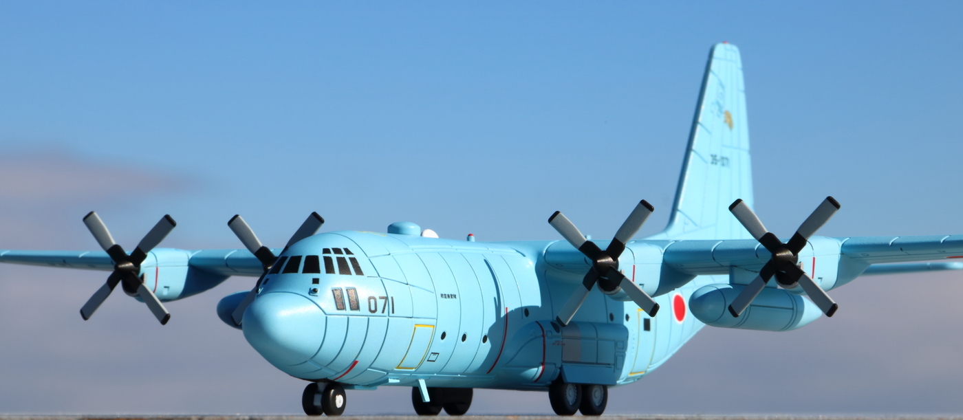 モノクローム/アカデミー 1/144 C-130H 空自　（完成品） モノクローム/アカデミー 1/144 C-130H 空自 （2機完成品