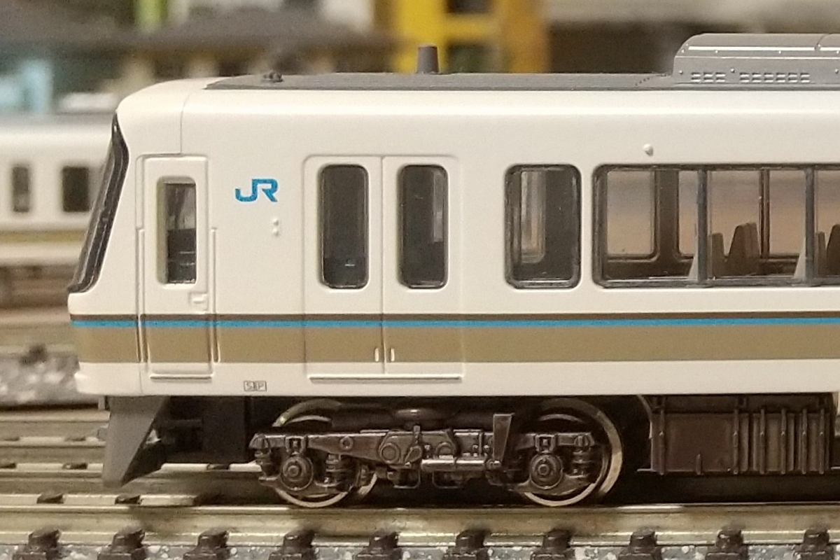 TOMIX 221系 簡易レビュー(KATOとの比較・加工あり) - 青リボン6858の