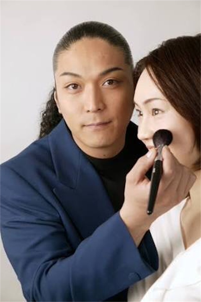 AKIRA　　　　なりたい私になるAKIRA　　　　ヘアメイクアップアーティスト メイクアップアーティストAKIRAに「メイクじゃどうにもならない