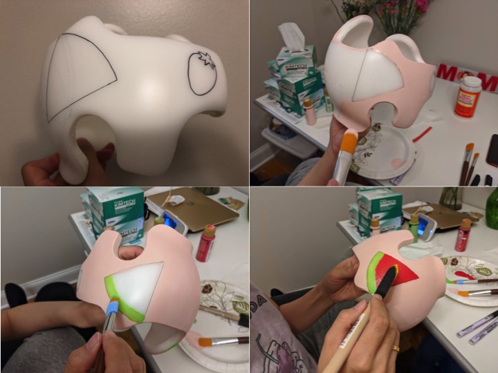 ヘルメットのデコレーションの下書きと色付けをしているところ。