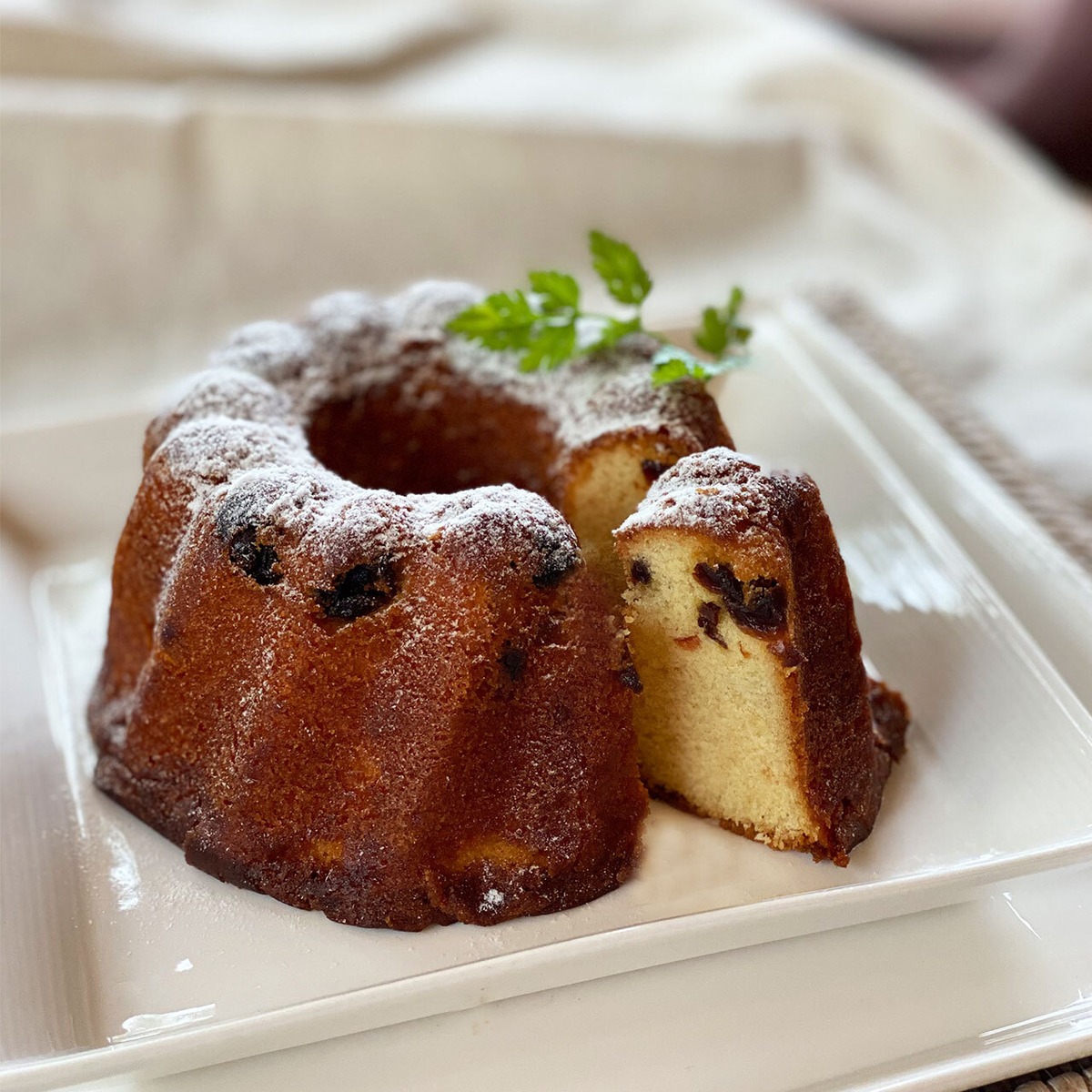 クグロフはパンなの お菓子なの クグロフの由来や歴史をご紹介 パン屋の 秘密工場