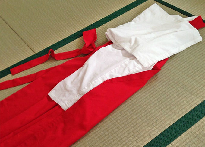 にじいろ風船師みずきの巫女さん衣装
