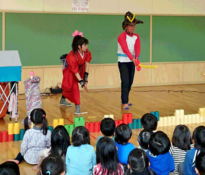 にじいろ風船師みずきのバルーンアートパフォーマンス
