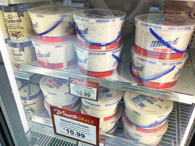 グアムのスーパーのでかいアイスクリーム