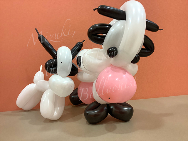 バルーンアートの牛
